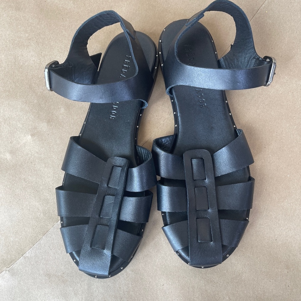 NWOT Freda Salvador Black Sera Fisherman Sandal